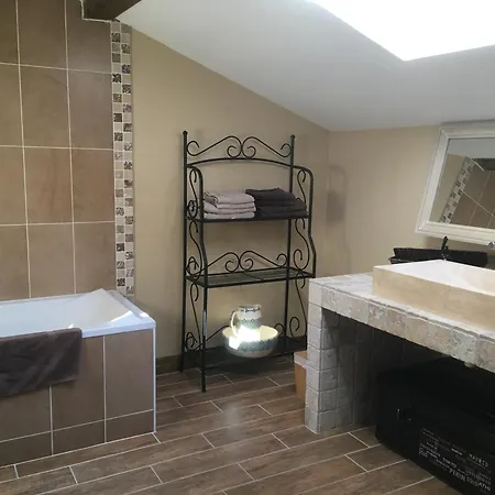 Holiday home Gite De La Commanderie